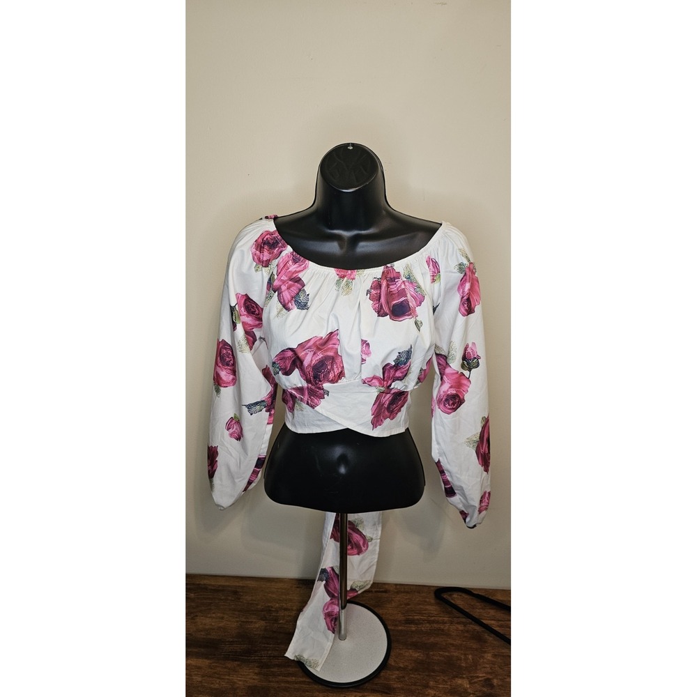 Crop Twist Front  Long Sleeve Gorgeous Floral - Women Top -Size  Large - Picture 2 of 11